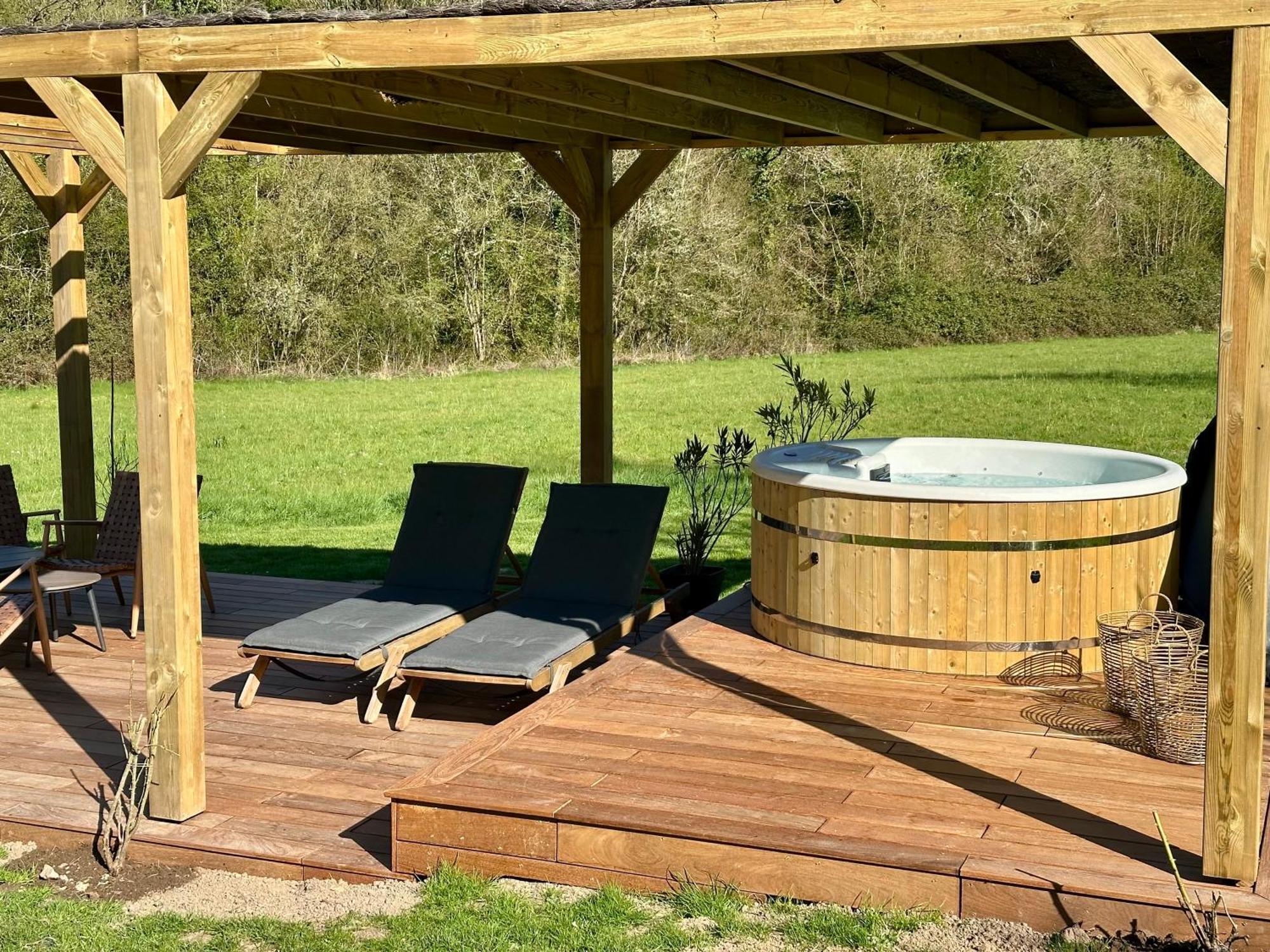 Domaine De La Cressonniere Bed & Breakfast Saint-Martin-de-Bienfaite-la-Cressonniere Exterior foto